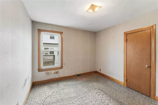 5 Branch AVE, North Smithfield, RI 02896