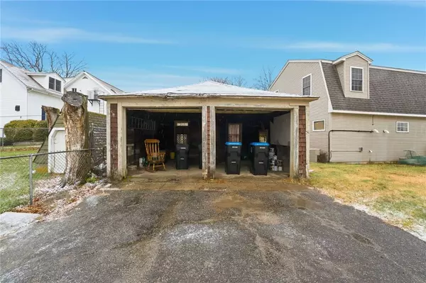 5 Branch AVE, North Smithfield, RI 02896