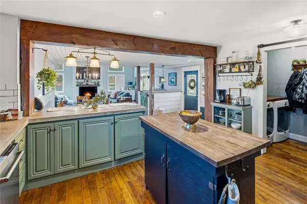 97 Angell RD, Cumberland, RI 02864