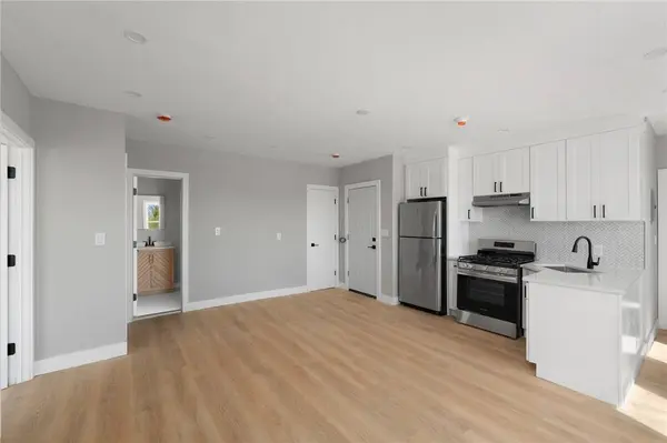 735 Broadway, Pawtucket, RI 02861