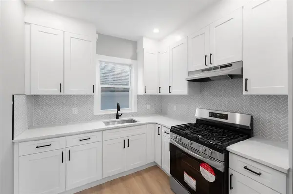 735 Broadway, Pawtucket, RI 02861