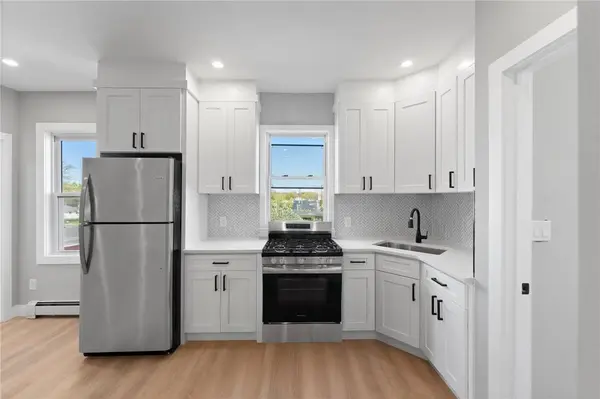 735 Broadway, Pawtucket, RI 02861