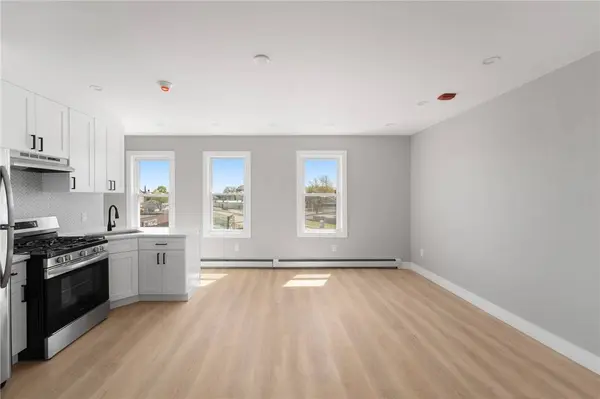 735 Broadway, Pawtucket, RI 02861