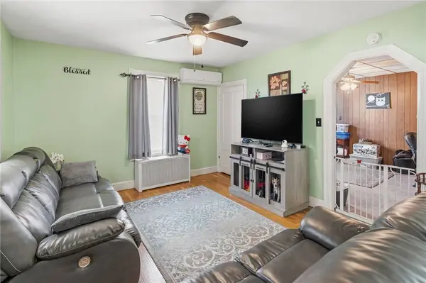 83 Fourth AVE, Woonsocket, RI 02895