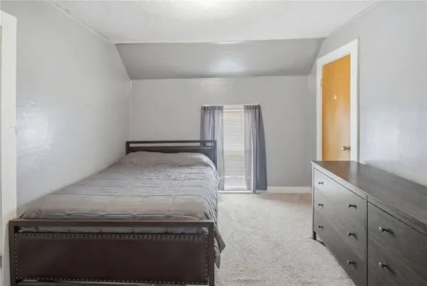 83 Fourth AVE, Woonsocket, RI 02895