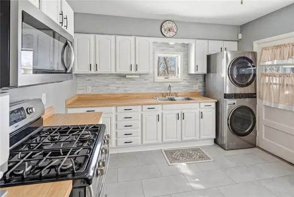 83 Fourth AVE, Woonsocket, RI 02895