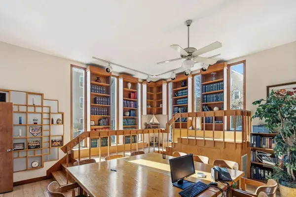 544 Douglas Ave, Providence, RI 02908