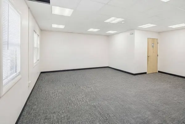 544 Douglas Ave, Providence, RI 02908