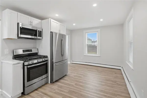 128 Cleveland ST, Woonsocket, RI 02895