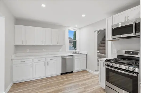 128 Cleveland ST, Woonsocket, RI 02895