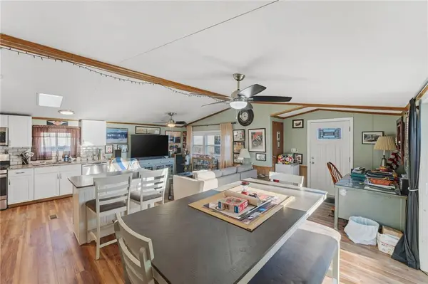 10 Lear DR, Coventry, RI 02816