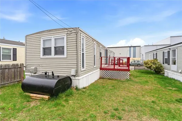 11 East DR, East Providence, RI 02916