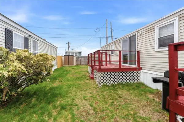 11 East DR, East Providence, RI 02916