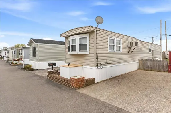 11 East DR, East Providence, RI 02916