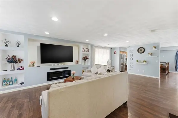 61 Metropolitan AVE, Cranston, RI 02920