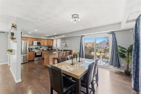 61 Metropolitan AVE, Cranston, RI 02920