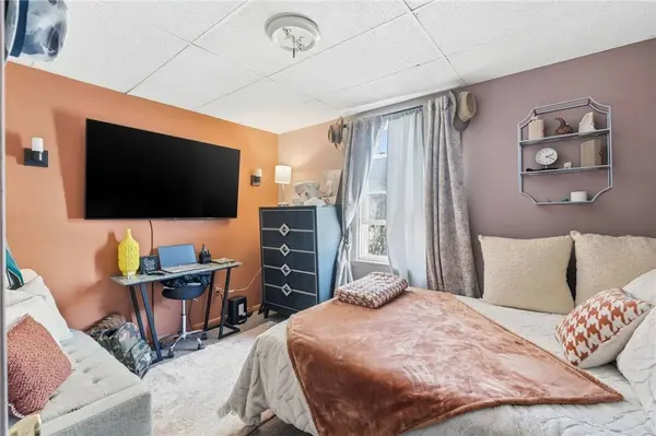 513 Charles ST, Providence, RI 02904