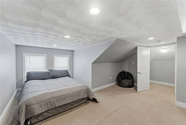 19 Curry RD, Cranston, RI 02920