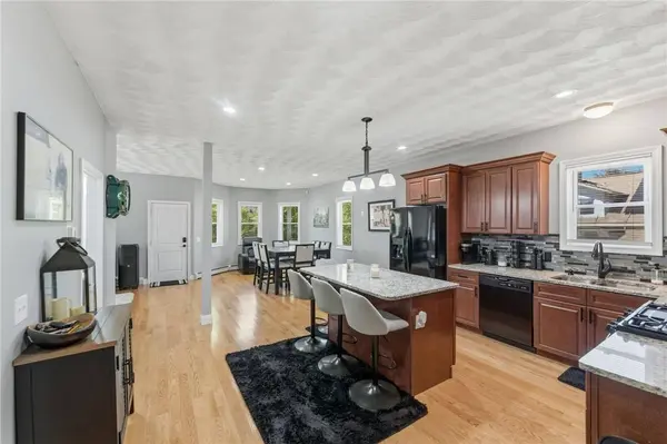 19 Curry RD, Cranston, RI 02920