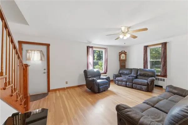 917 Woonsocket Hill RD, North Smithfield, RI 02896