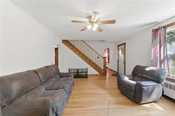 917 Woonsocket Hill RD, North Smithfield, RI 02896