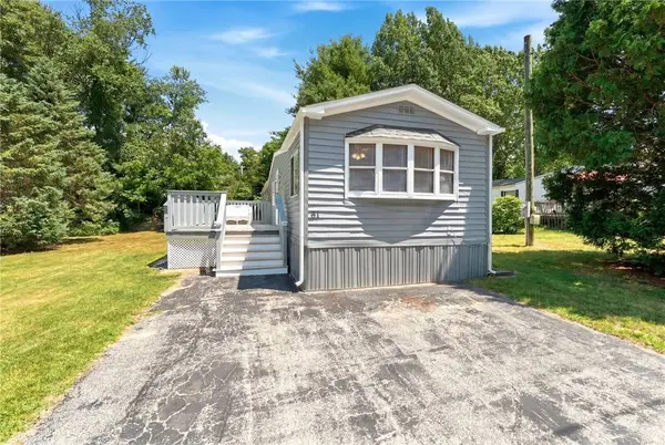 61 Oak TER, Burrillville, RI 02839