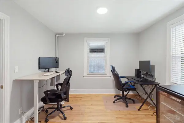 16 Beechcrest ST, Warwick, RI 02888