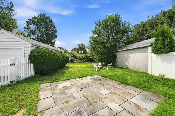 74 Isabella AVE, Providence, RI 02908