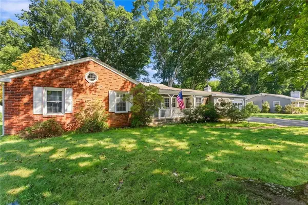 95 Thomas Leighton BLVD, Cumberland, RI 02864