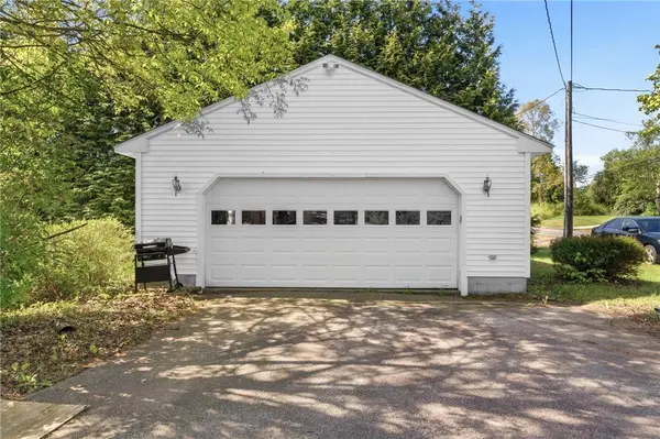 796 Hampton RD, Pomfret, CT 06259