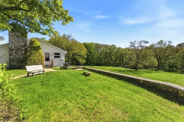 796 Hampton RD, Pomfret, CT 06259