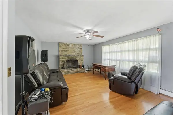 796 Hampton RD, Pomfret, CT 06259