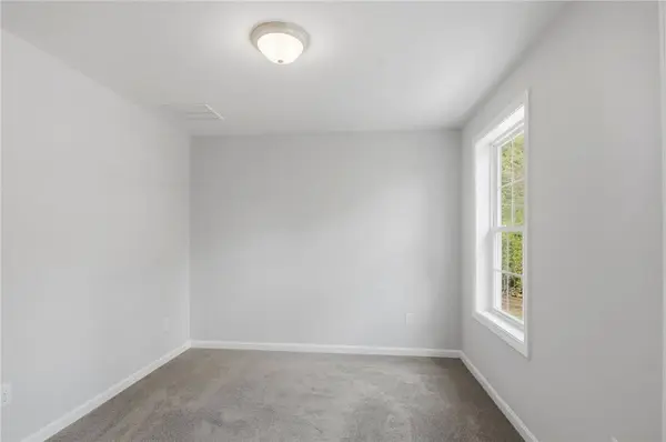 14 Elaine DR, Hopkinton, RI 02833