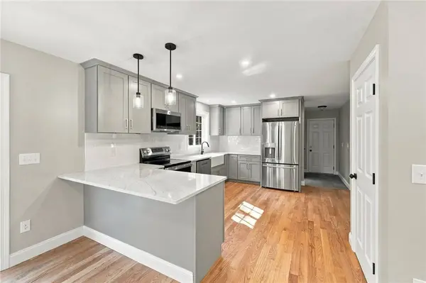18 Elaine DR, Hopkinton, RI 02832