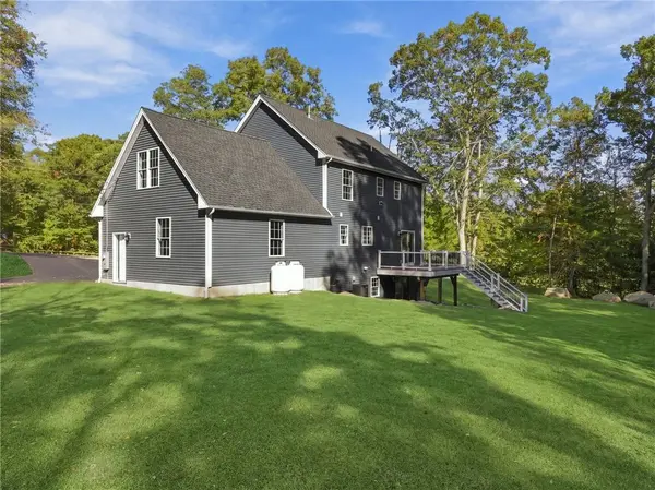 18 Elaine DR, Hopkinton, RI 02832