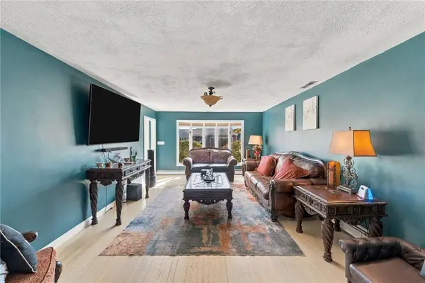 2 Rotary DR, Johnston, RI 02919