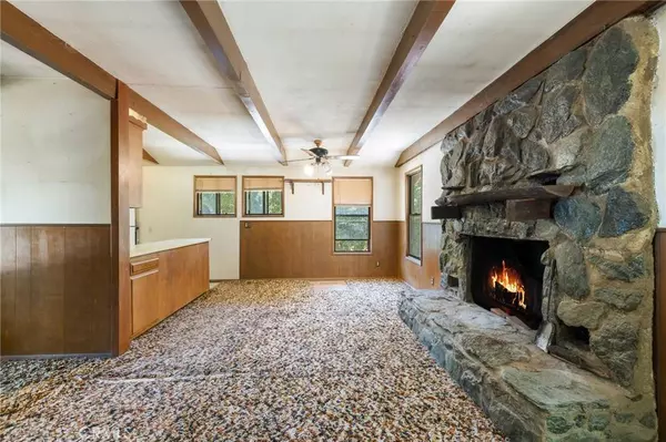 16013 Calle Hermosa, Green Valley, CA 91390