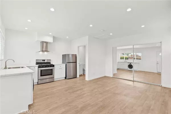 8112 Amestoy AVE, Van Nuys, CA 91406