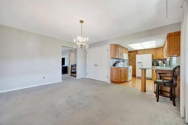 260 Reister Dr, Hamilton, OH 45013