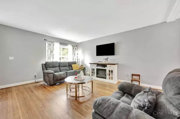 11415 Rose Ln, Forest Park, OH 45246