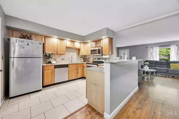 11415 Rose Ln, Forest Park, OH 45246