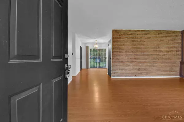 4144 Crystalview Ct, Sharonville, OH 45241