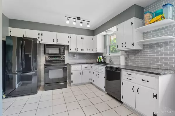 2470 Mardel Ct, Fairfield, OH 45014