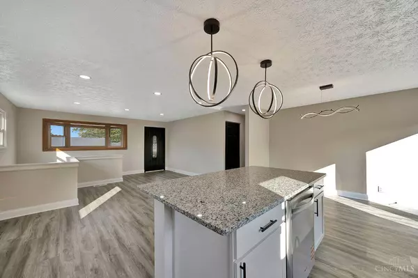 56 Skokiaan Dr, Franklin, OH 45005