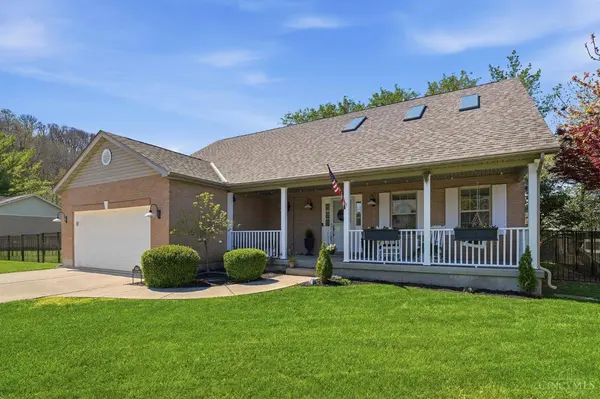 3350 Village Dr, Fairfield, OH 45014
