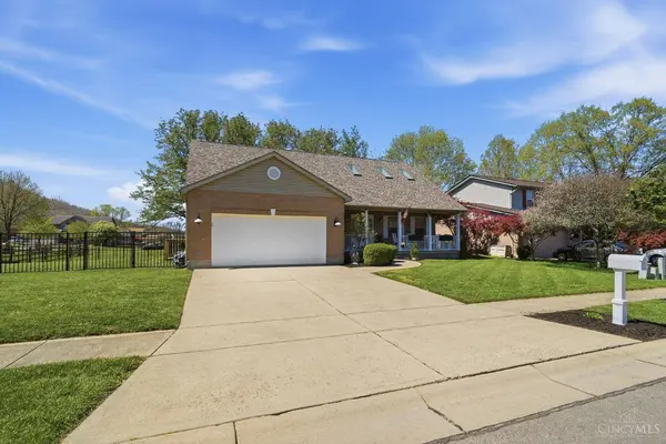3350 Village Dr, Fairfield, OH 45014