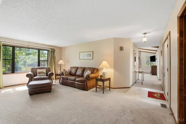7321 Jean Dr, West Chester, OH 45069