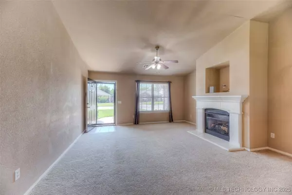 273 W Fairlane DR, Sapulpa, OK 74066