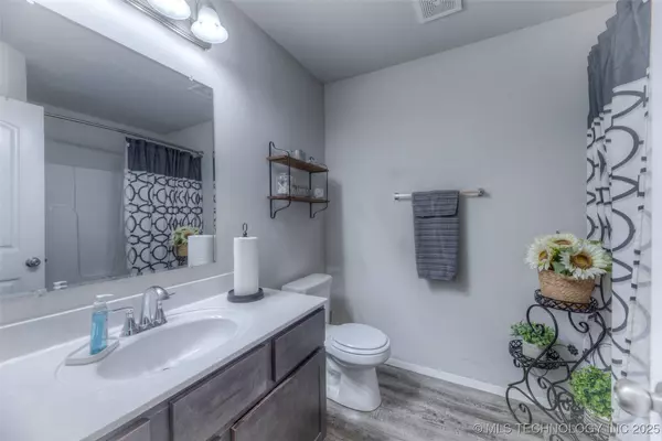 30236 E 70th ST S, Broken Arrow, OK 74014