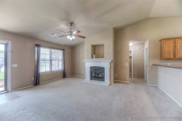 273 W Fairlane DR, Sapulpa, OK 74066